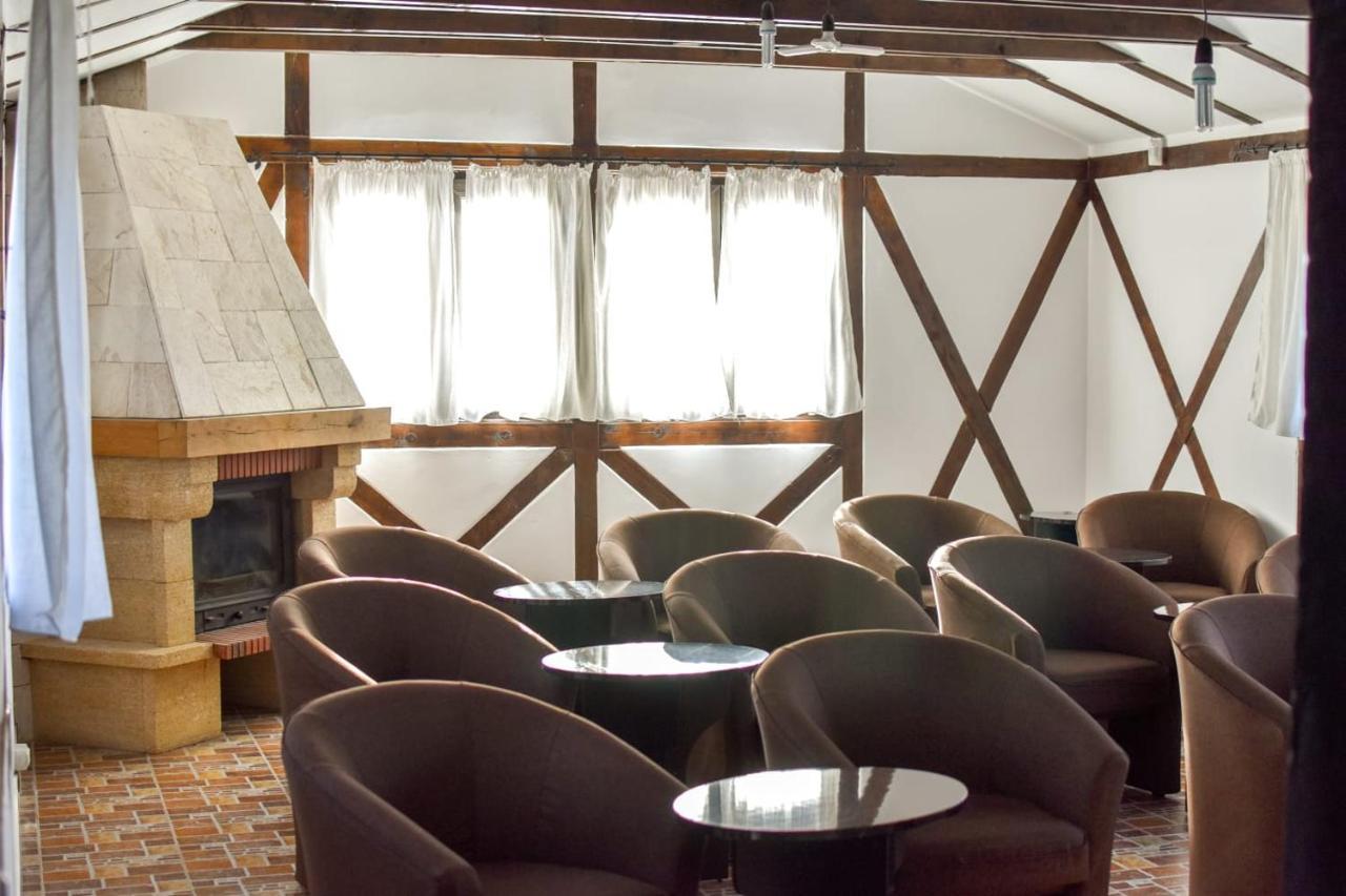 Cazarma Cavalerilor Bed and Breakfast Cimpulung Εξωτερικό φωτογραφία
