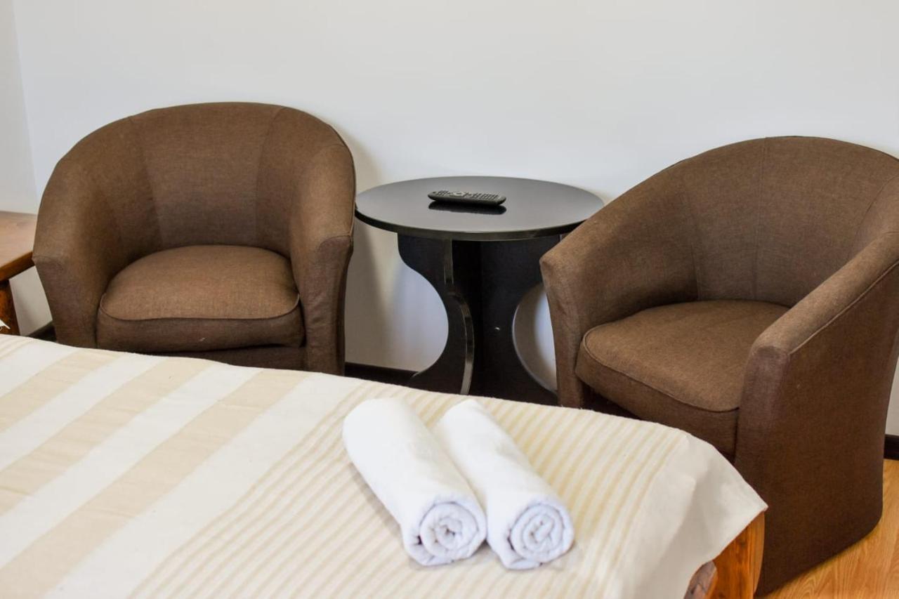 Cazarma Cavalerilor Bed and Breakfast Cimpulung Εξωτερικό φωτογραφία
