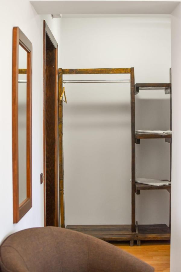Cazarma Cavalerilor Bed and Breakfast Cimpulung Εξωτερικό φωτογραφία