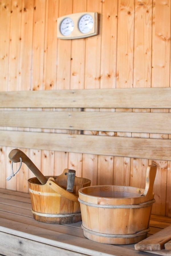 Cazarma Cavalerilor Bed and Breakfast Cimpulung Εξωτερικό φωτογραφία